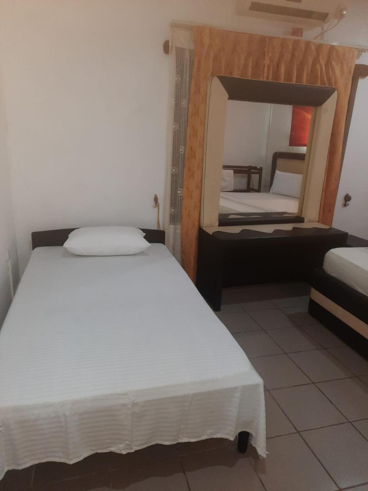 Panorama Rest Hotel Anuradhapura Ngoại thất bức ảnh